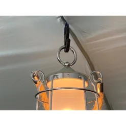 Lampe Lanterne De Camping LED Kiruna - Rechargeable - USB - Bambou - Style Rétro 10 Lampe Lanterne De Camping LED Kiruna - Rechargeable - USB - Bambou - Style Rétro -Kit Camp Aventure Magasin lampe lanterne de camping led kiruna rechargeable usb bambou style retro 3