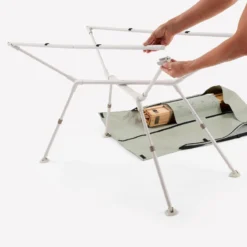 Quechua TABLE DE CAMPING COMPACTE 4/6 PERSONNES - PLATEAU BOIS - POCHE DE RANGEMENT -Kit Camp Aventure Magasin table de camping compacte 46 personnes plateau bois poche de rangement 6